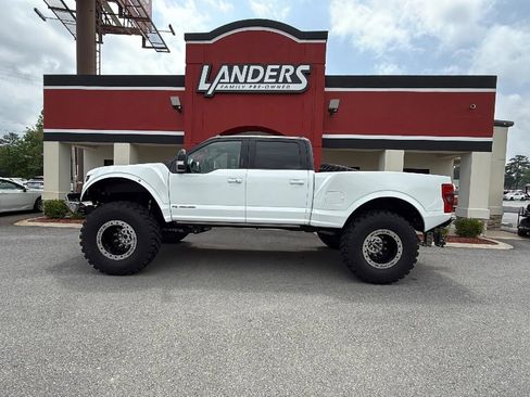 Used 2022 Ford F250 Lariat w/ Lariat Ultimate Package AWD/4WD image 57