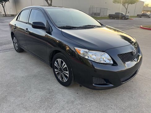Used 2010 Toyota Corolla LE image 3