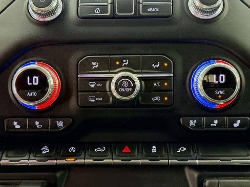 Used 2021 GMC Sierra 1500 AT4 w/ AT4 Preferred Package image 16