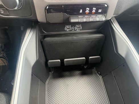 New 2026 RAM 1500 4x4 Crew Cab image 17