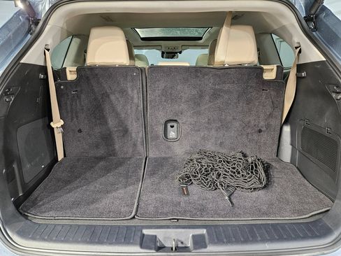 Used 2024 Toyota Highlander Platinum FWD image 18