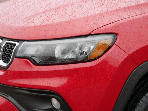 Certified 2024 Jeep Compass Latitude image 16