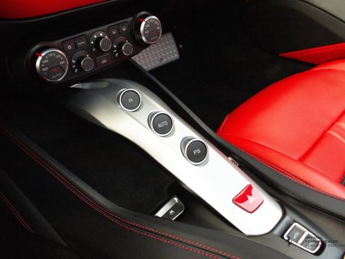 Certified 2015 Ferrari California T image 18