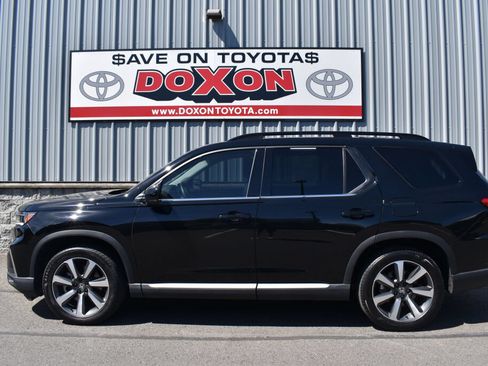 Used 2025 Honda Pilot Elite image 4