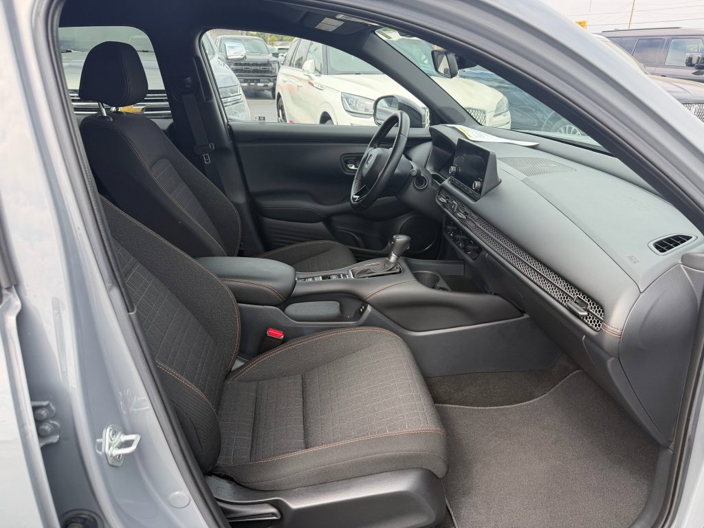 Used 2025 Honda HR-V Sport image 17