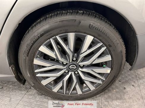 Used 2025 Nissan Altima 2.5 SV FWD image 24