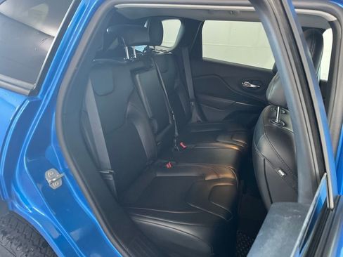 Used 2020 Jeep Cherokee Trailhawk w/ Cold Weather Group image 21