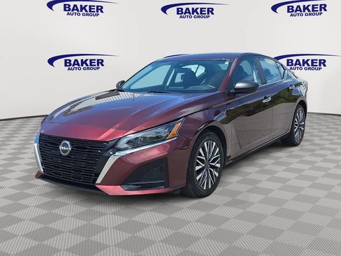 Used 2024 Nissan Altima 2.5 SV FWD image 7