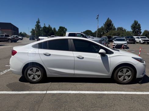 Used 2017 Chevrolet Cruze LS FWD image 6