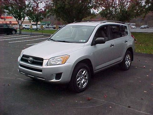 Used 2011 Toyota RAV4 4WD w/ Preferred Premium Pkg image 4