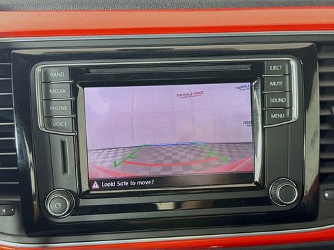 Used 2016 Volkswagen Beetle 1.8T SE image 13