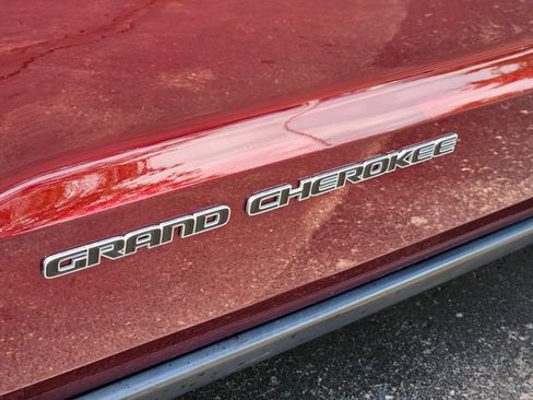 Used 2019 Jeep Grand Cherokee Limited w/ Luxury Group II AWD/4WD image 11