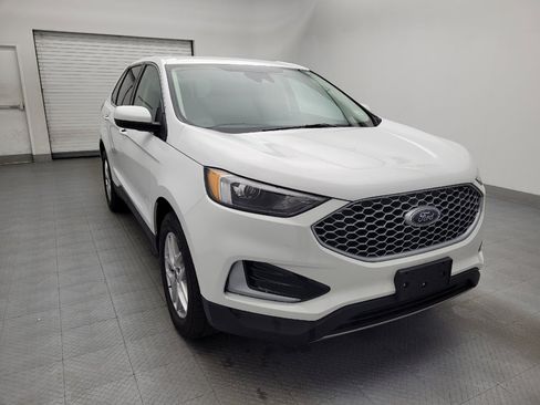 Used 2024 Ford Edge SEL image 13