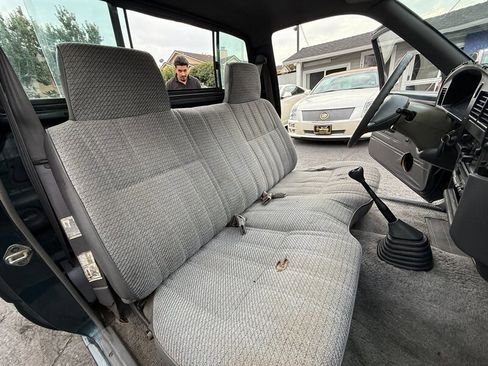 Used 1994 Toyota Pickup 2WD Regular Cab image 15