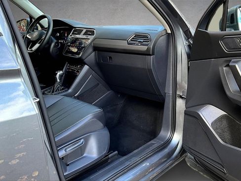 Used 2022 Volkswagen Tiguan SE image 26