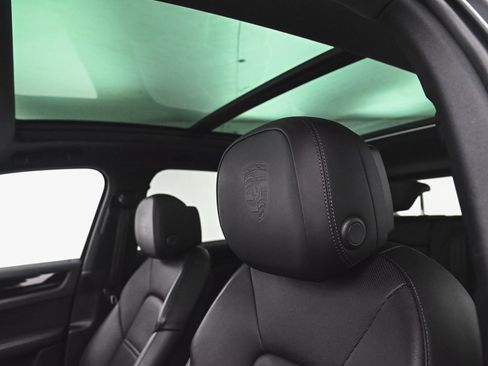 Used 2023 Porsche Cayenne image 29
