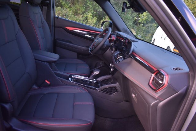 Certified 2026 Chevrolet TrailBlazer RS w/ Convenience Package AWD/4WD image 13
