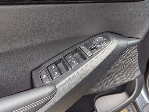 New 2026 Kia Seltos S FWD image 19