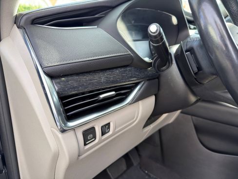 Used 2023 Cadillac XT4 Premium Luxury image 25