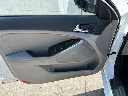 Used 2013 Kia Optima EX FWD image 10