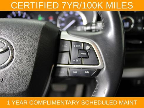 Used 2022 Toyota Highlander XLE FWD image 21