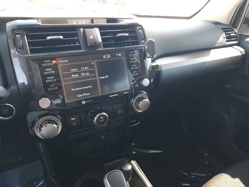 Used 2022 Toyota 4Runner TRD Off-Road AWD/4WD image 16