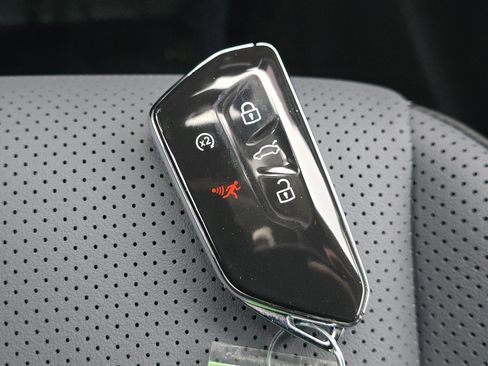 New 2026 Volkswagen Tiguan SE image 27