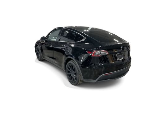 Certified 2022 Tesla Model Y Long Range AWD/4WD image 4