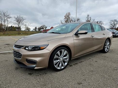 Used 2018 Chevrolet Malibu Premier w/ Premier Sun and Wheel Package image 3