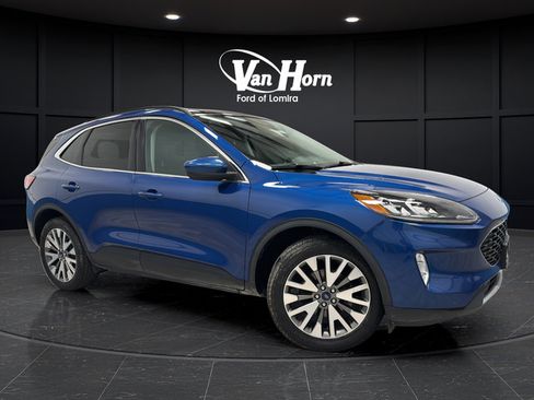 Used 2022 Ford Escape Titanium w/ Class II Trailer Tow Package AWD/4WD image 1