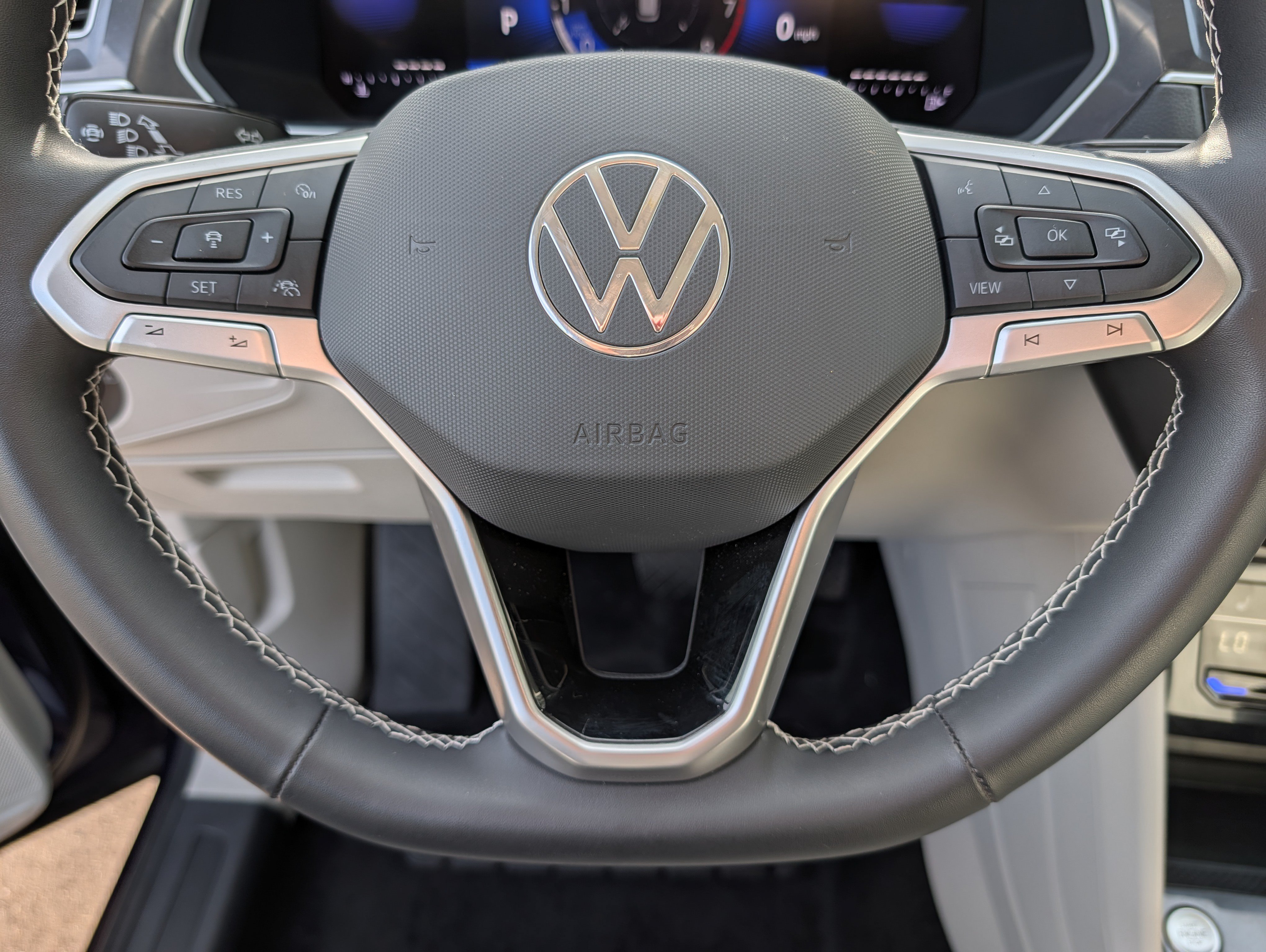 Certified 2024 Volkswagen Tiguan SE AWD/4WD image 25
