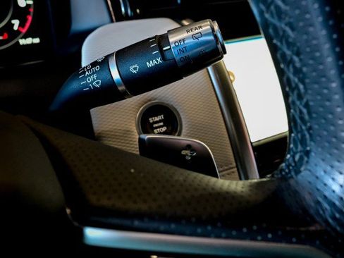 Used 2022 Land Rover Discovery Sport SE R-Dynamic image 52