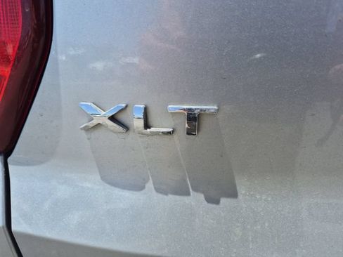 Used 2017 Ford Explorer XLT AWD/4WD image 10