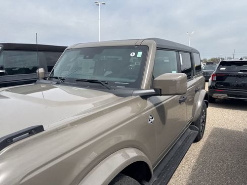 New 2026 Ford Bronco Outer Banks AWD/4WD image 22