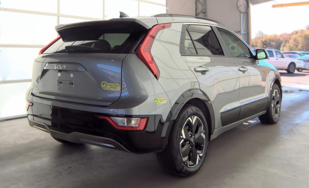 Used 2023 Kia Niro Wind w/ Wind Preserve Package FWD image 5