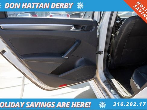 Used 2017 Volkswagen Passat 1.8T R-Line image 15