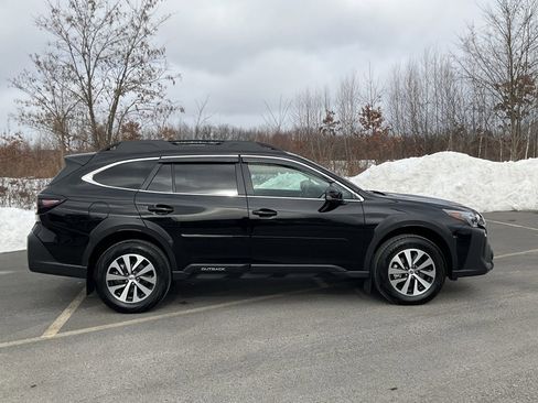 Used 2025 Subaru Outback Premium image 24
