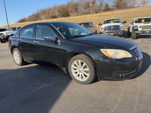 Used 2014 Chrysler 200 Limited image 7