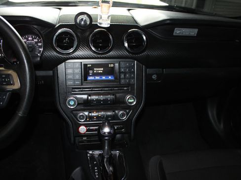 Used 2016 Ford Mustang Coupe image 12