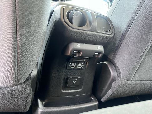 Used 2025 Jeep Wrangler Sahara w/ Safety Group image 19