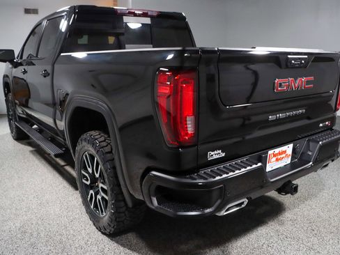 Used 2023 GMC Sierra 1500 AT4 w/ Technology Package AWD/4WD image 10