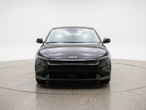 Used 2025 Kia K4 LXS image 1
