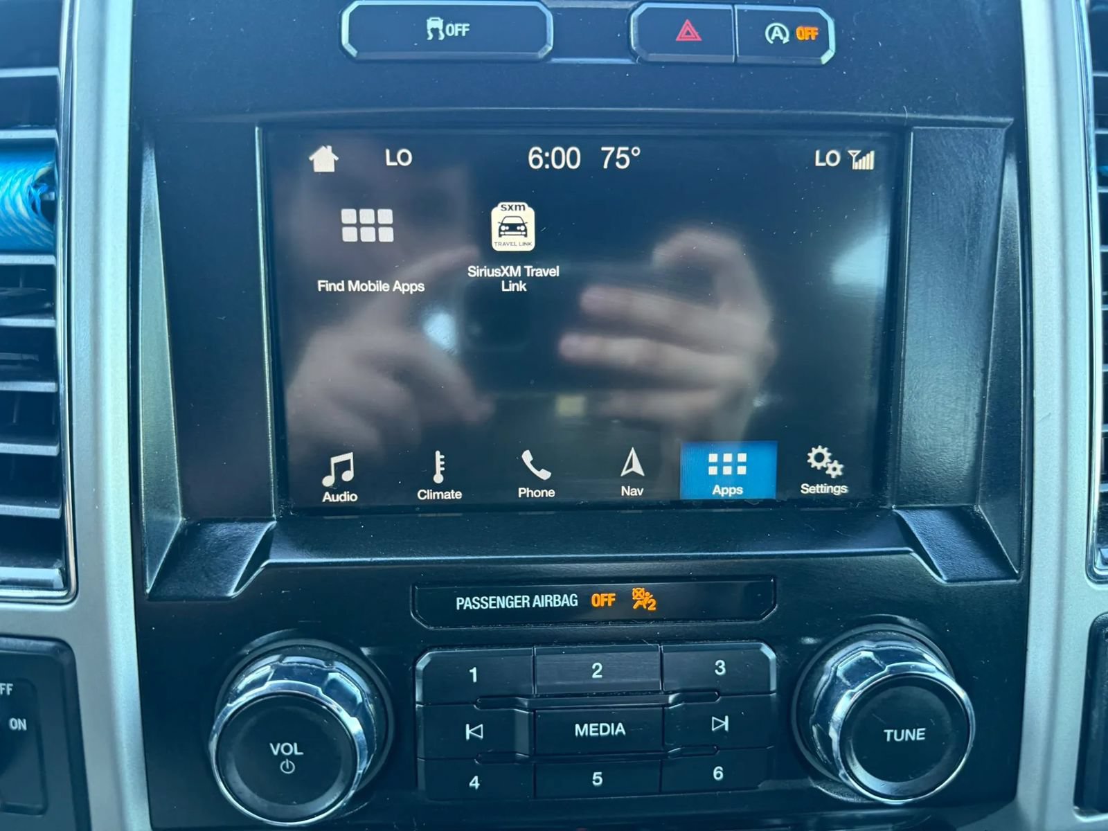 Used 2018 Ford F150 Lariat RWD image 45