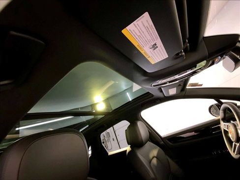 Certified 2022 Porsche Cayenne image 20