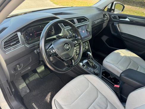 Used 2019 Volkswagen Tiguan SEL Premium image 18