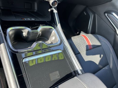 Used 2024 Chevrolet Traverse RS image 20