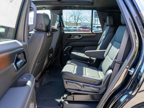 New 2026 GMC Yukon Denali w/ Denali Reserve Package AWD/4WD image 14
