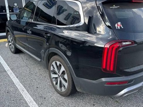 Used 2022 Kia Telluride EX w/ EX Premium Package FWD image 5