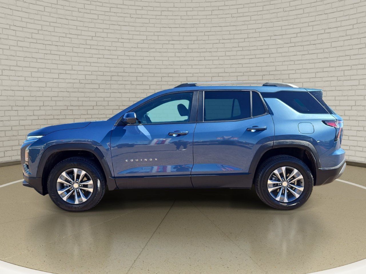 Used 2025 Chevrolet Equinox LT w/ Convenience Package II FWD image 8