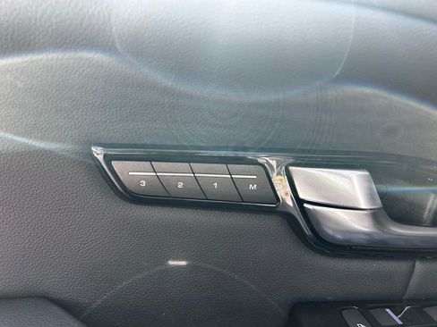 Used 2018 Land Rover Range Rover Evoque SE Premium AWD/4WD image 18